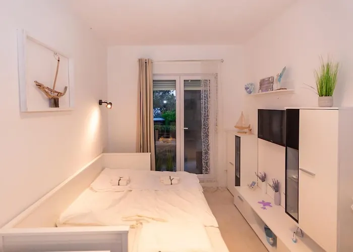 Apartment Jolara With Heated Pool