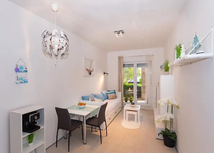 Apartment Jolara With Heated Pool