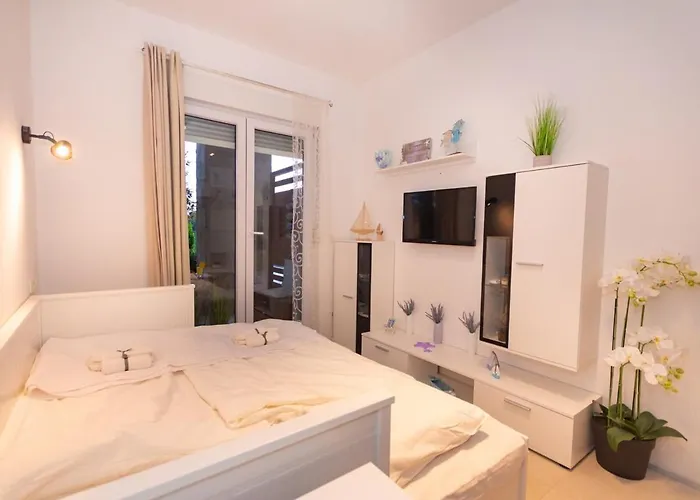 Apartment Jolara With Heated Pool Mimice